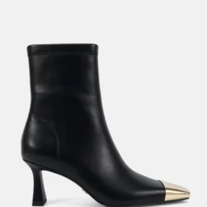 DELULU  BLACK