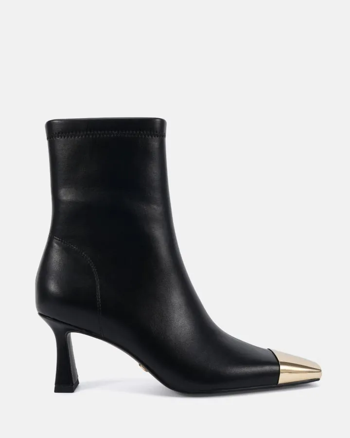 DELULU  BLACK