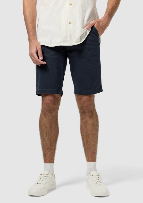 Darwin Chino Short